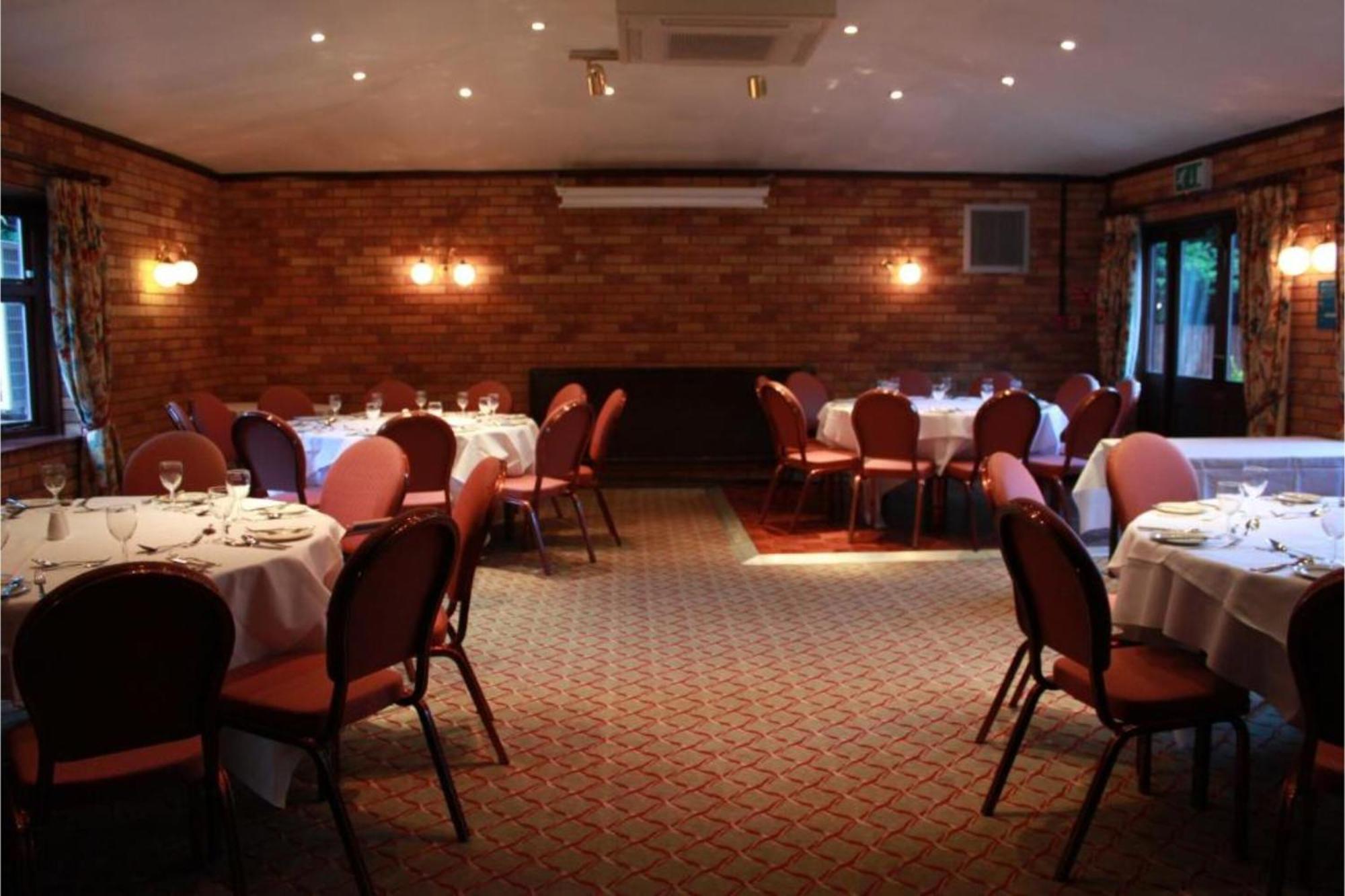Oyo Blaby Westfield Hotel Лестър Екстериор снимка