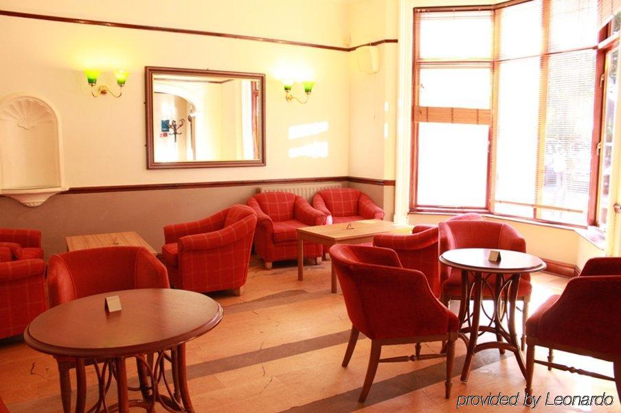 Oyo Blaby Westfield Hotel Лестър Ресторант снимка